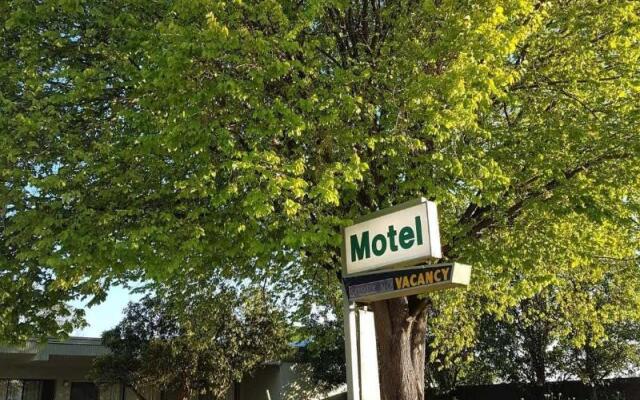 Holbrook SKYE Motel