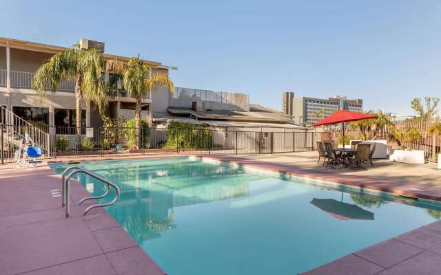 Best Western Plus Hill House