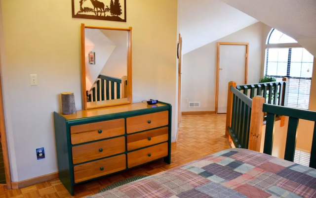LAKE SONG - 2 Br Cabin
