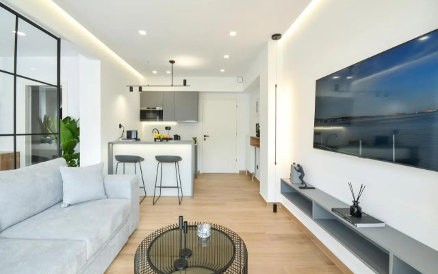 Luxury Downtown Apartment C1