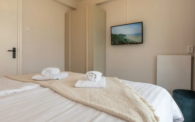 Luxury Apartment With Sauna by the sea