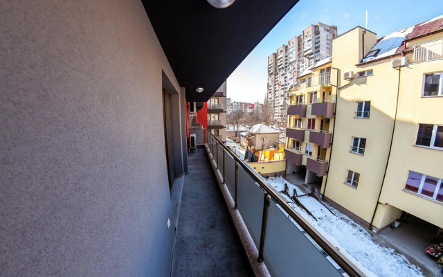 Bright 1BDR Apartment with a Balcony