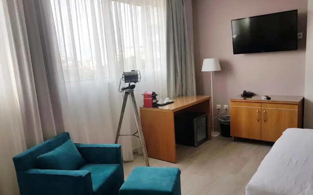La Place De La Gare Suite