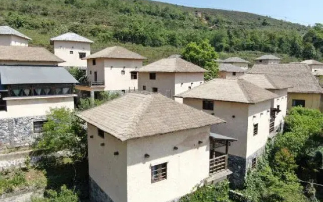 Xinlv Time Inn (Yuanyang Terraced Field Scenic Area)
