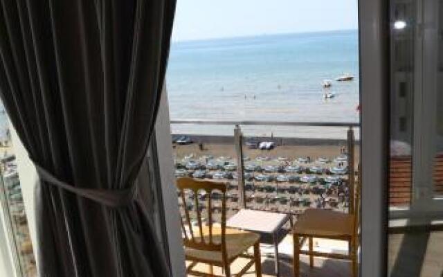 Vila One Beach Hotel