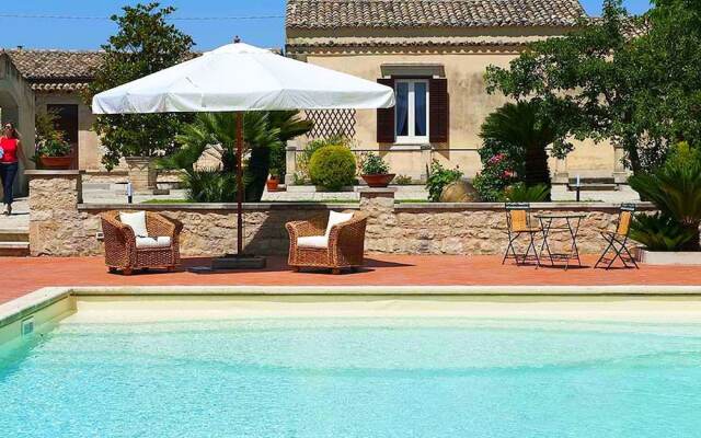 Charming Part of Traditional 'baglio' With Pool and Strategic Location