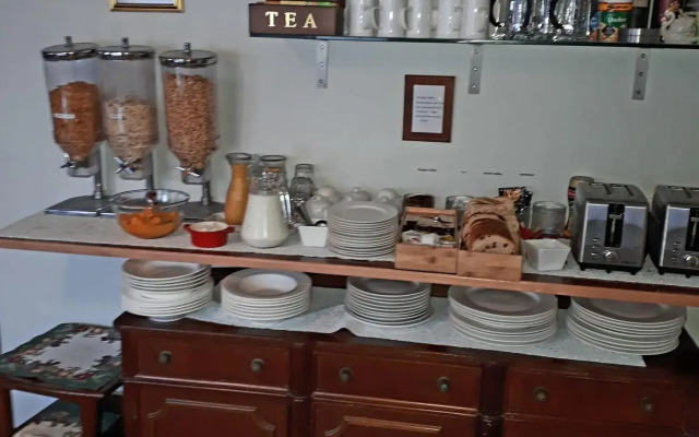 Ainslie Manor B&B