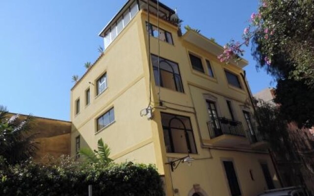 Taormina Holiday Home