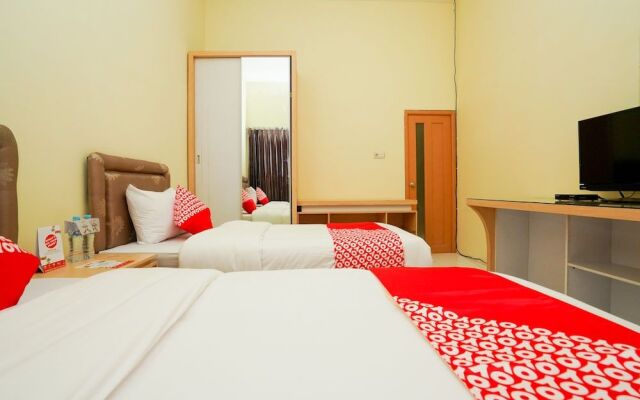 OYO 1857 Wonoboyo Residence Near RSU Katholik Surabaya Kota Surabaya