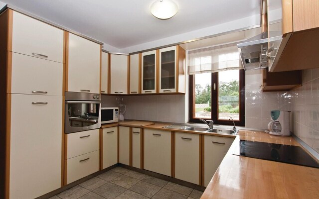 Stunning Home in Pula With Wifi and 6 Bedrooms