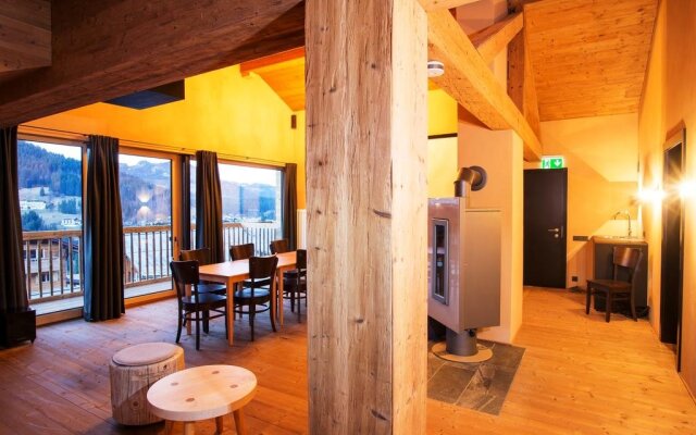 Alpen Select Lodge for 16-24 People