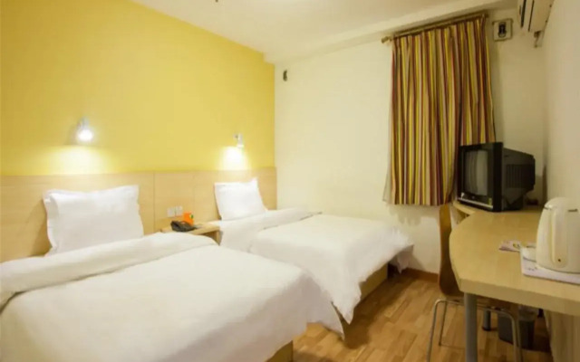 7 Days Inn Sea World Station Branch