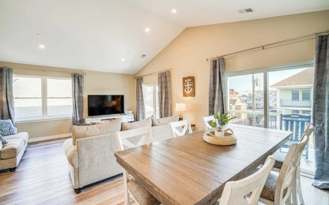 Wildwood Vacation Rental - Walk to the Beach!