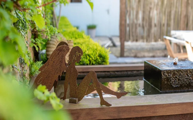 Seaside Charm & Privacy