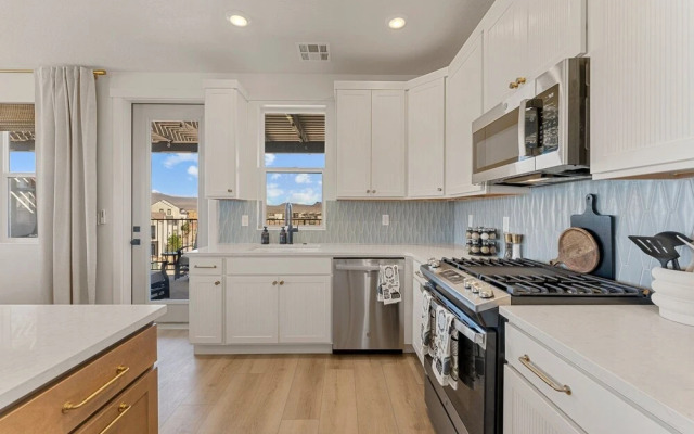 Surfside Escape 3 Bedroom Condo