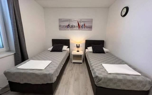 Apartments and Rooms Adriatic Suites