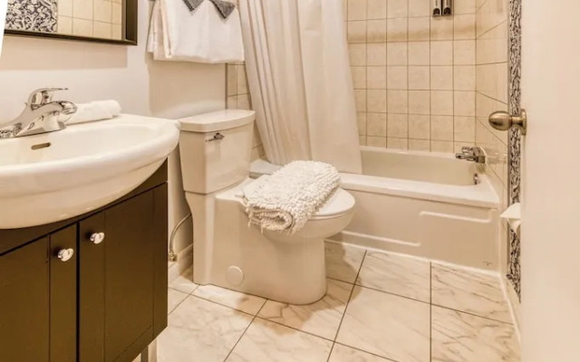 Remparts 2 Bed w Private Terrace & Sauna
