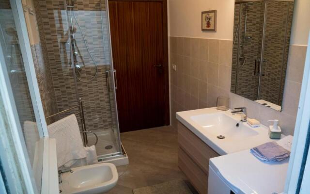 N228 - Numana, quadrilocale ristrutturato con giardino