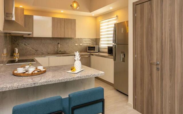 Luxury 2BR Pool & Golf View at Cana Pearl