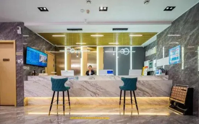 Yijia Hotel (Alashan High-tech Industrial Development Zone Government Branch)