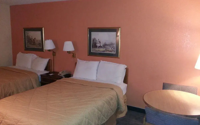 Rodeway Inn & Suites