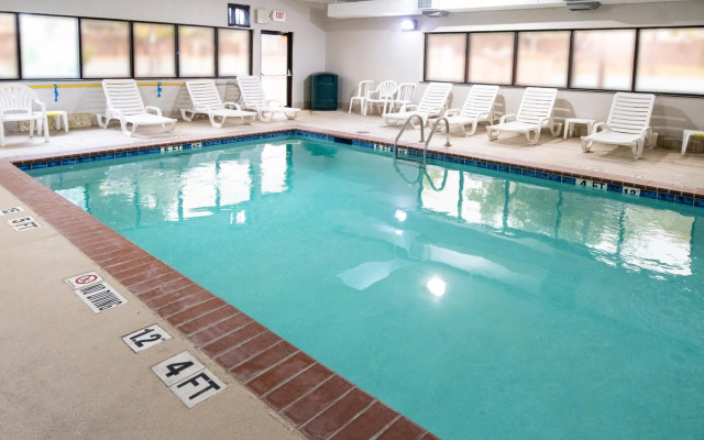 Comfort Inn & Suites Near Medical Center