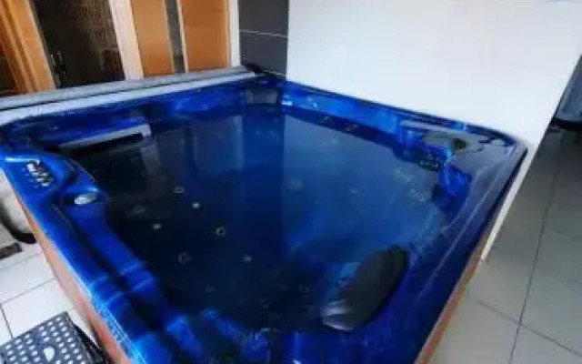 Dinda Apartman