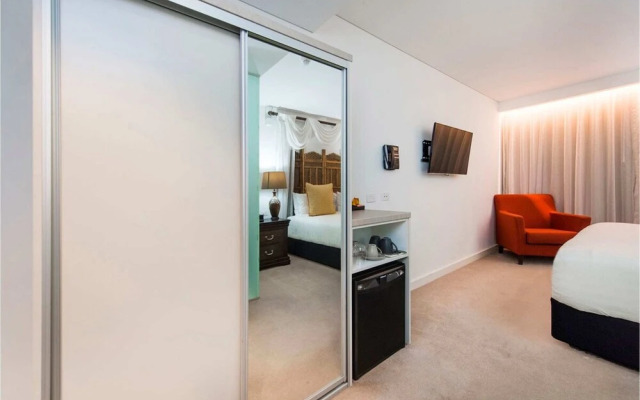 Bohemian 1 Bedroom Apartment With Rooftop Terrace