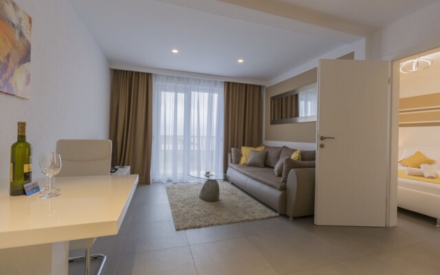Lux Apartments