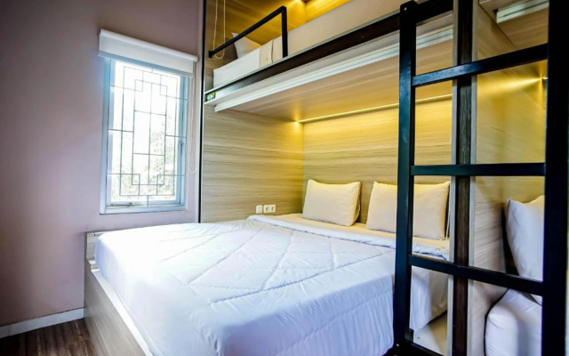 Best Canggu Hostel – Guest Rooms – Tibubeneng