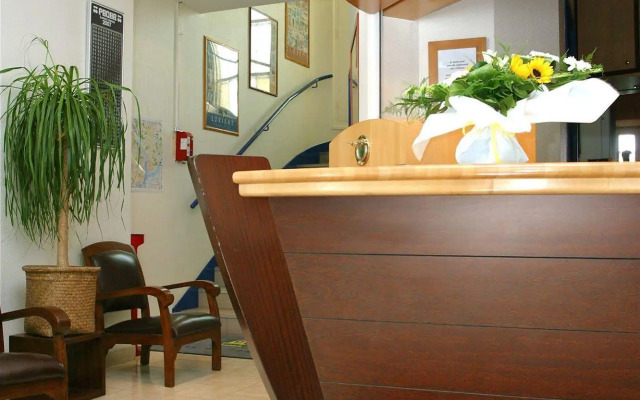 Rex Hotel