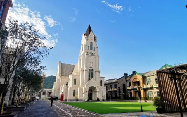 Wuyi Huakaishengdu Hot Spring Resort Hotel