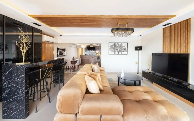 Xuru Stays I The Paragon Of The Nile 2 BDR Apt. @ Maadi