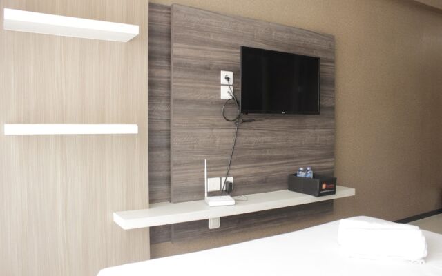 Relaxing Studio Room at Gateway Pasteur Apartment