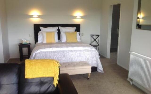 Alexandra Lookout B&B
