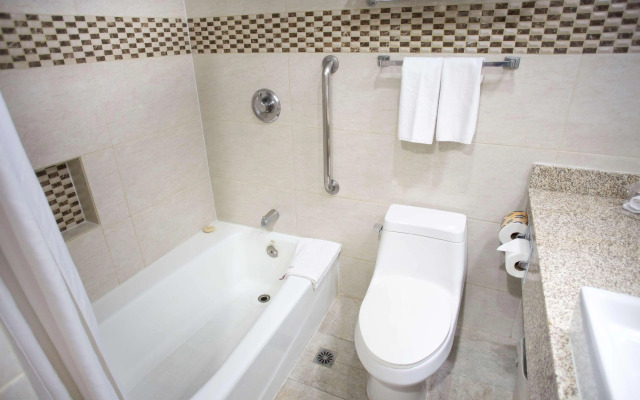 Best Western Plus Monterrey Colon