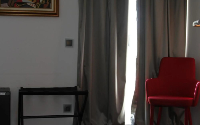 Lazza Hotel