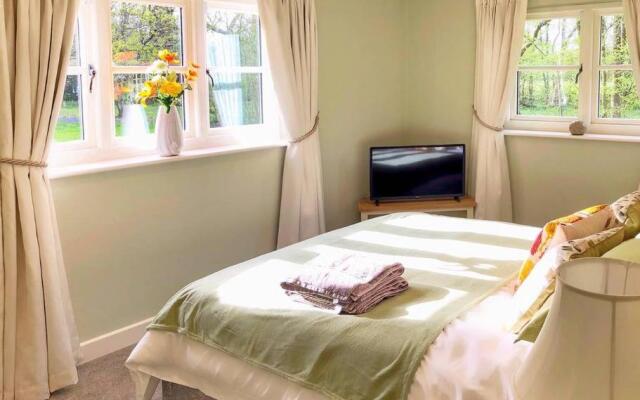 Daweswood Guest Suite - Luxury retreat with optional hot tub