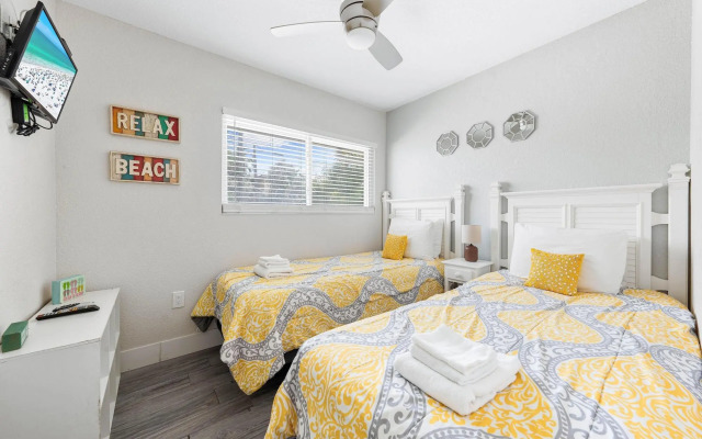 Sun and Sea by Beachside Management