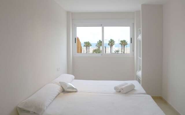 Malvarosa Beach Apartments by Hoom