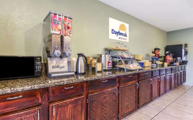 Days Inn by Wyndham Granbury