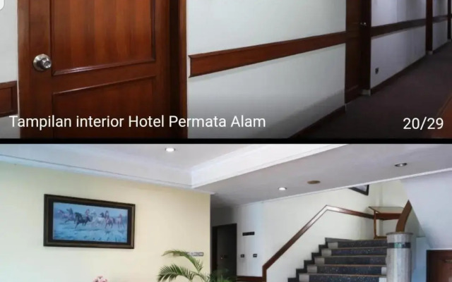 RedDoorz Plus near Taman Safari Indonesia