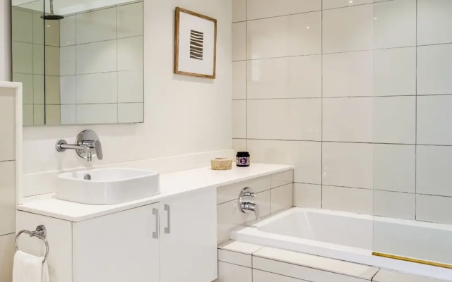 Tranquil Escape in Sea Point Aureto