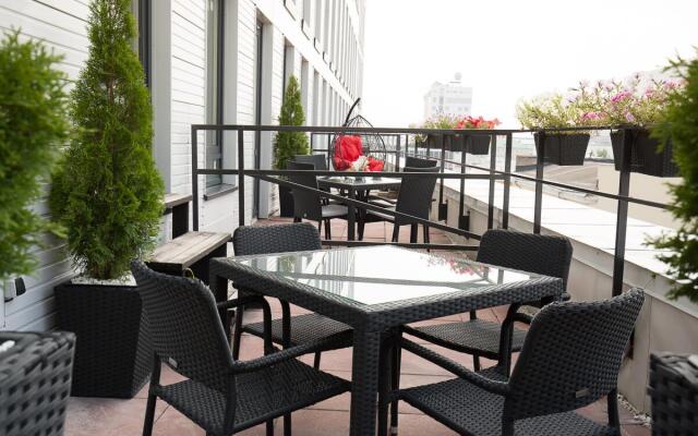 Азбука на Верхнеторговой площади 4