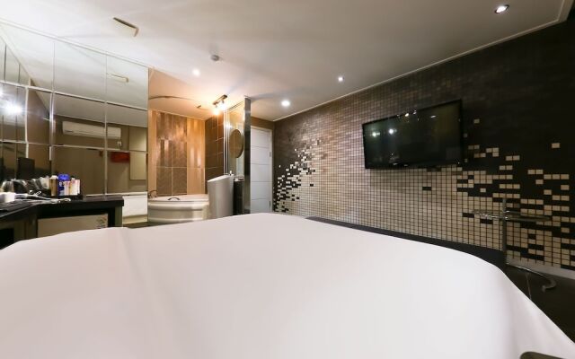 Daejeon Wolpyeong Hotel Continew