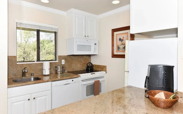 702 S At Silverado 1 Bedroom Condo by Redawning