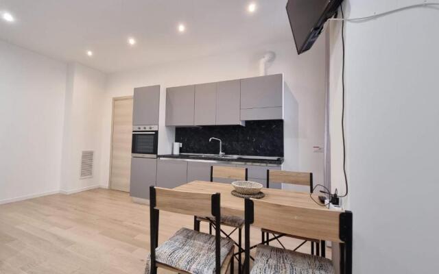 Via Battisti 13 (Adults Only)