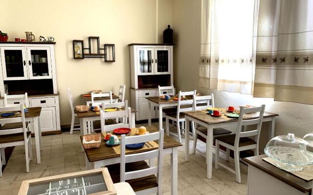 Domo Achenza Guesthouse