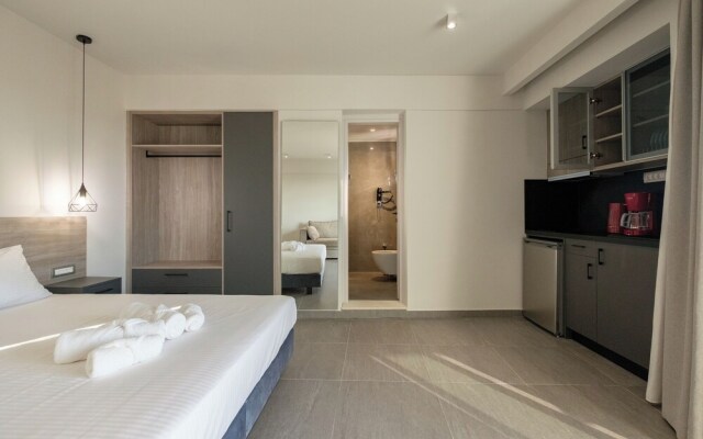 Sky-High Central Penthouse - 03