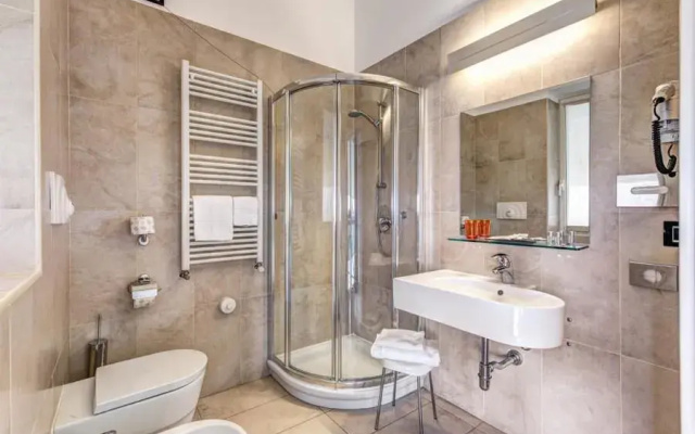 HOTEL HMR RHO Milano